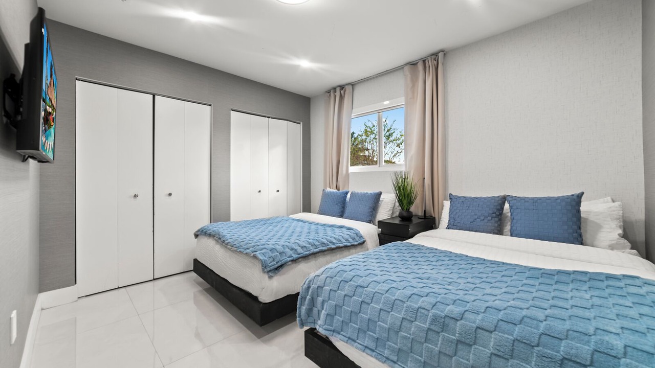 Photo of Bedroom in Ludlam