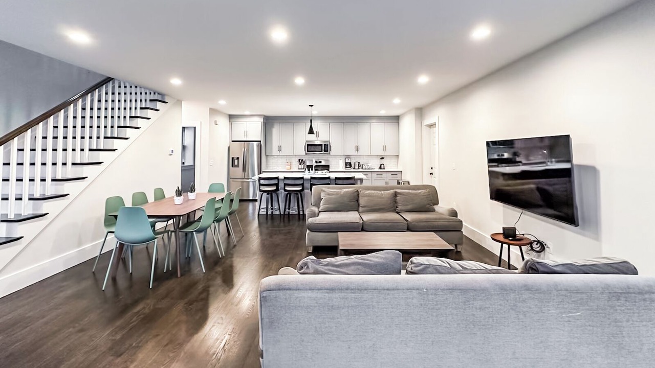 Photo of Livingroom in Neponset - Port Norfolk