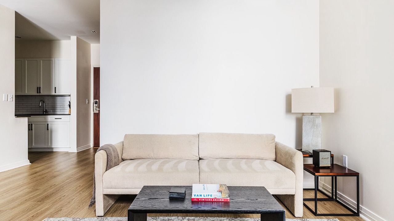 Photo of Livingroom in Downtown Boston