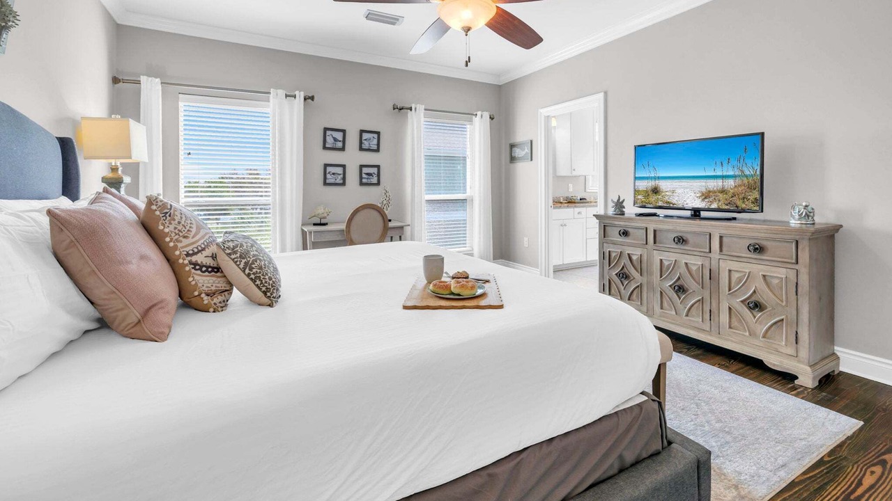 Photo of Bedroom in Avalon Beach Estates