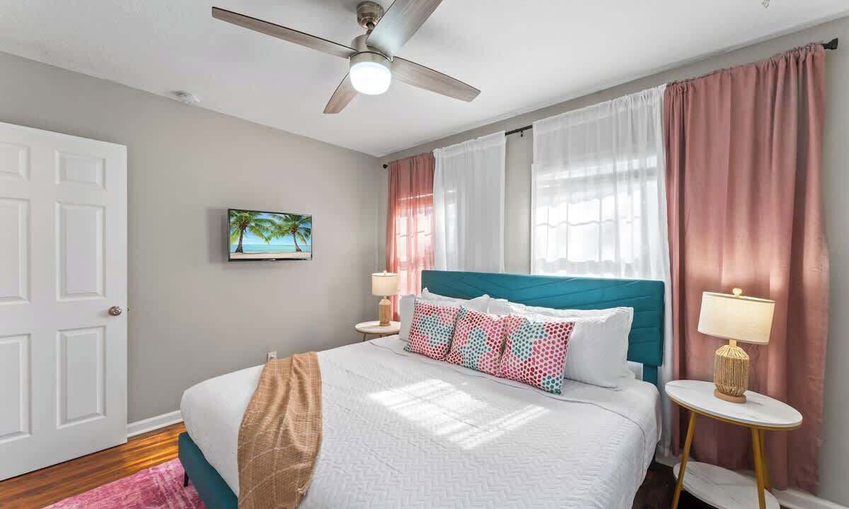 Photo of Bedroom in Lakeshore South