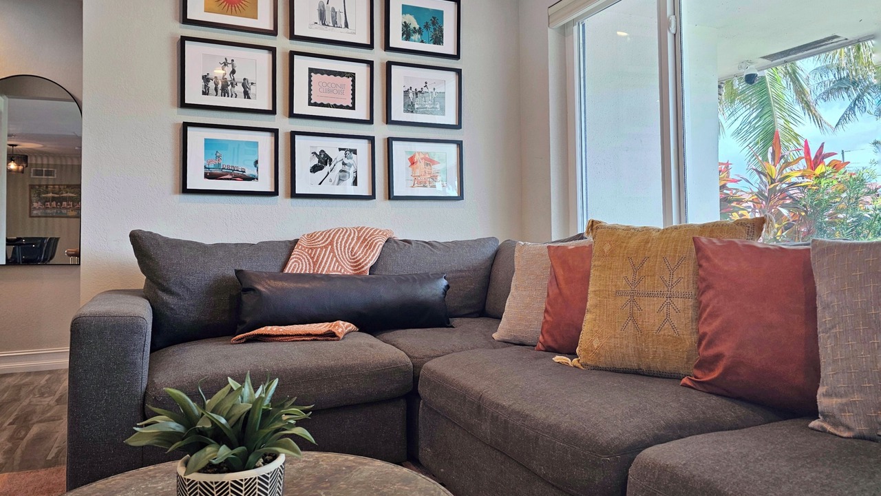 Photo of Livingroom in Coral Ridge Isles