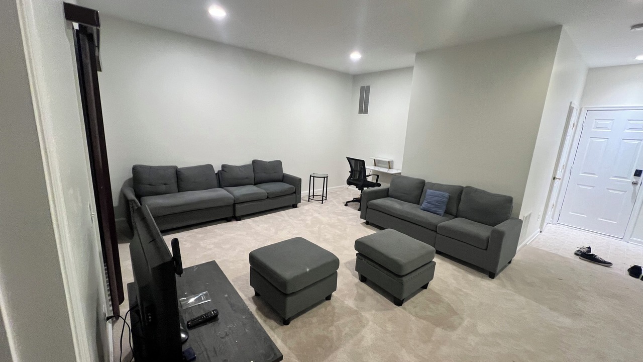 Photo of Livingroom in Dulles Town Center
