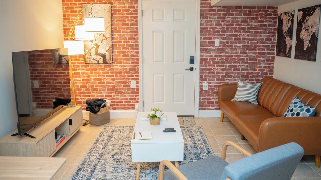 Photo of Livingroom in Wheaton-Glenmont