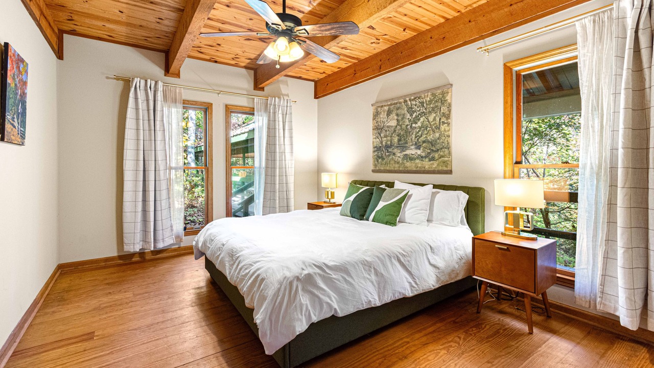 Photo of Bedroom in Clarkesville