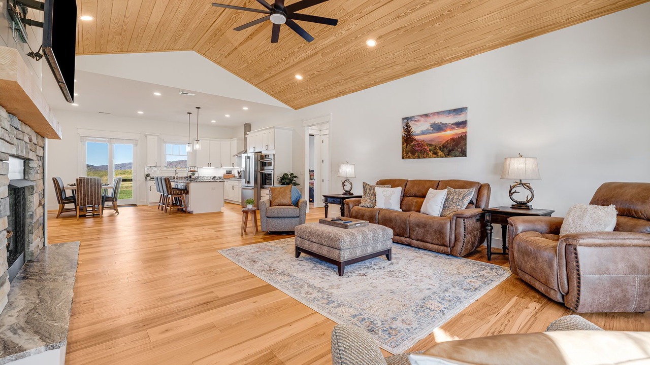 Photo of Livingroom in Hendersonville