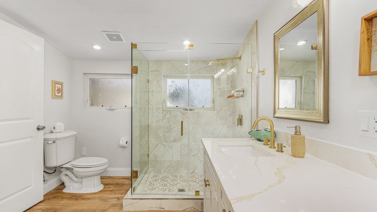 Photo of Bathroom in Truckland