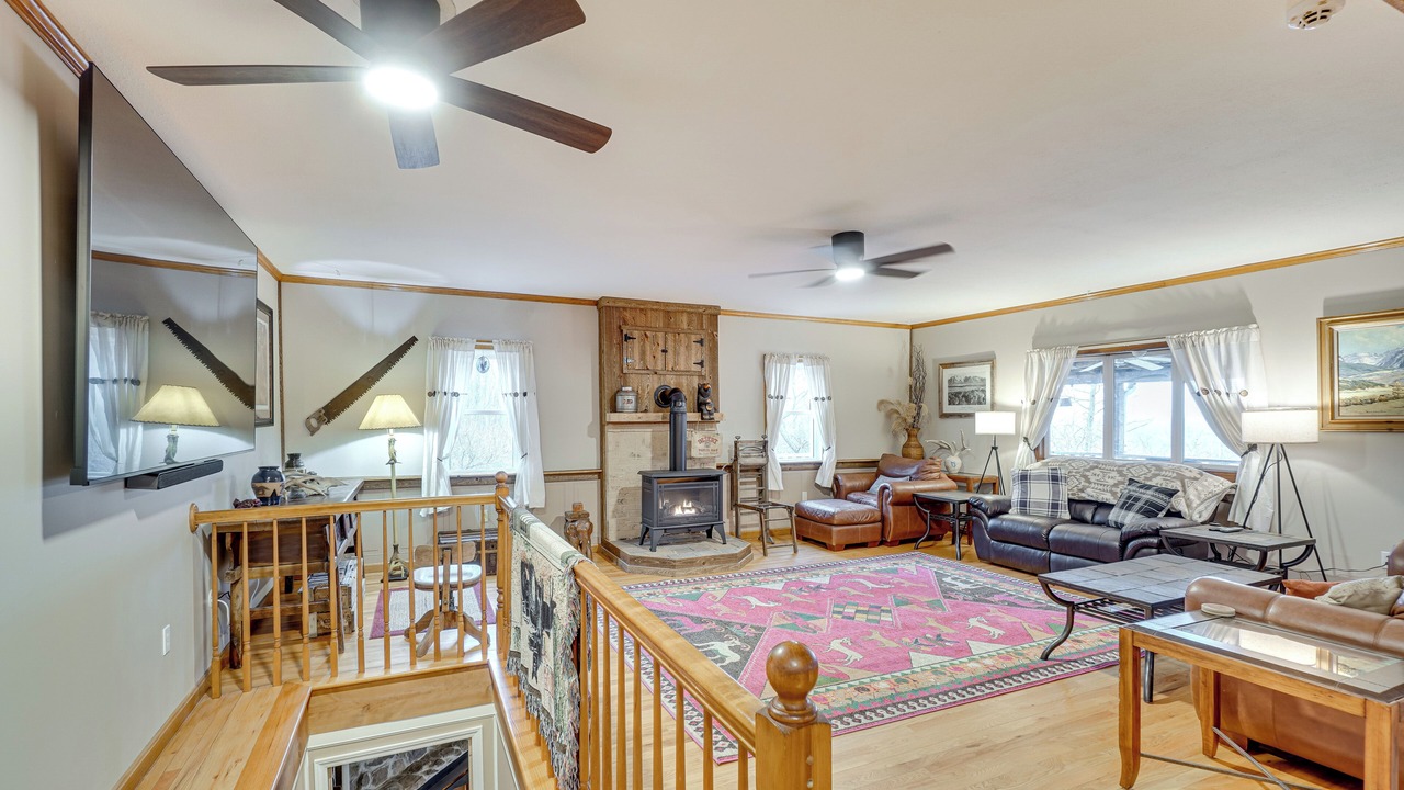 Photo of Livingroom in Bakerton