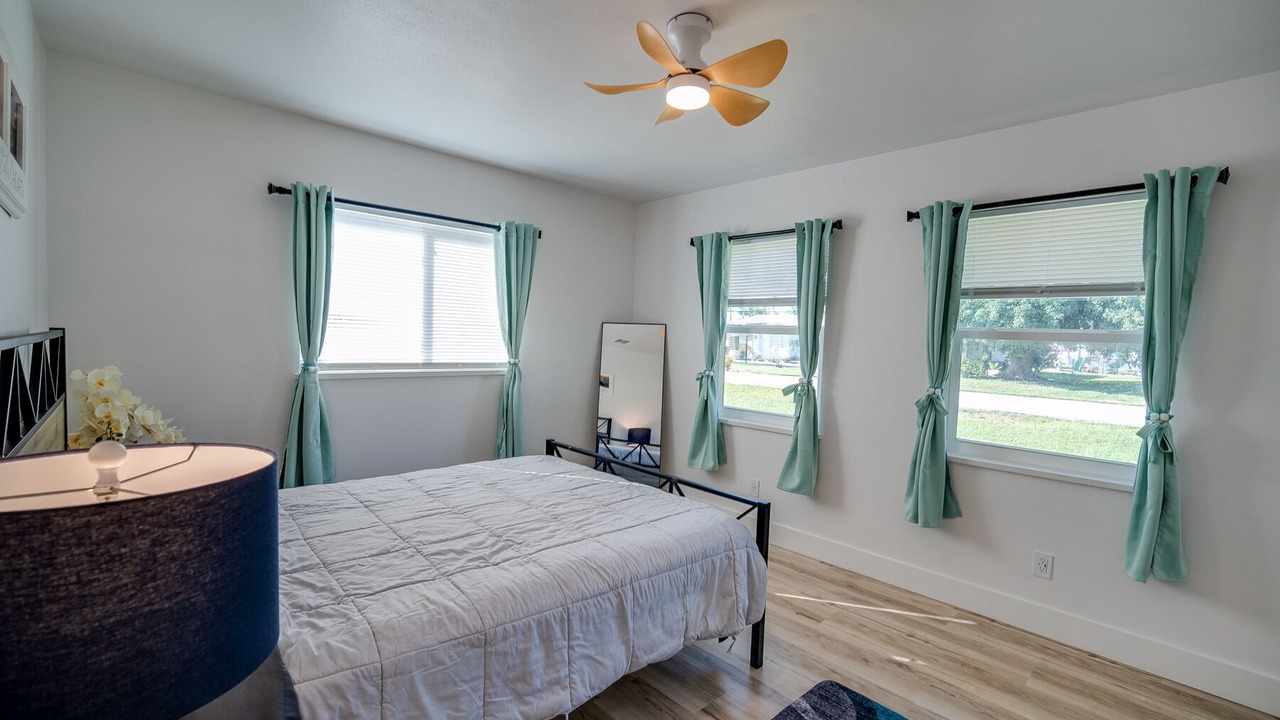 Photo of Bedroom in Yacht Club