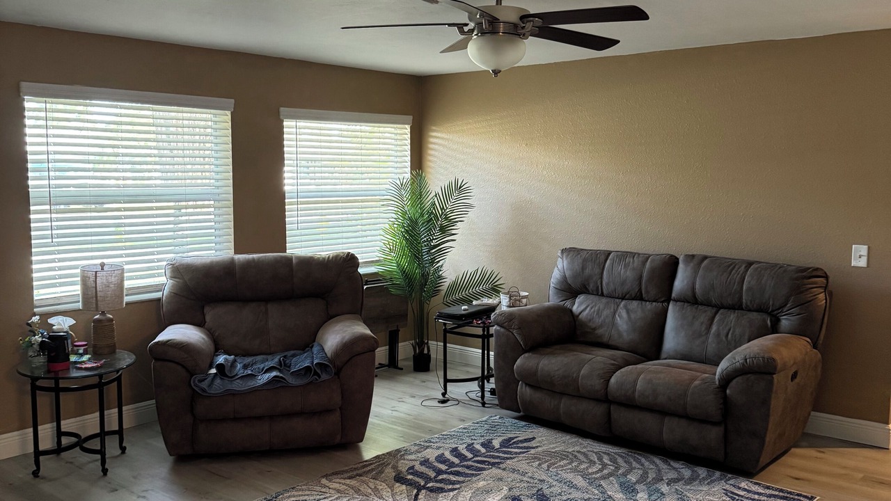 Photo of Livingroom in Cypress Lake