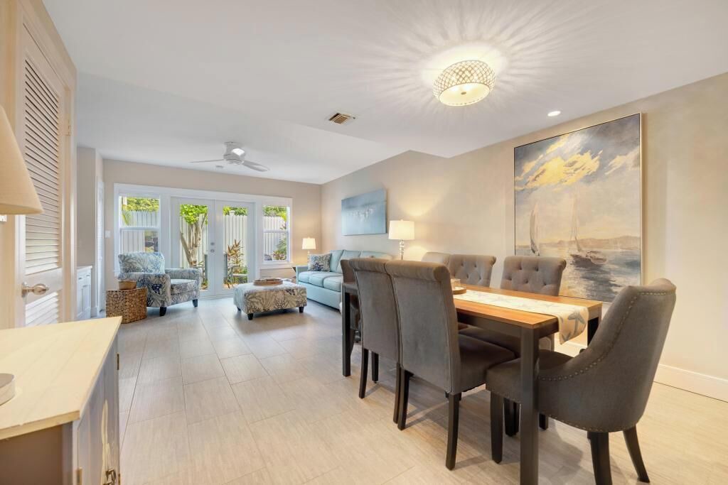 Photo of Livingroom in Bahama Village