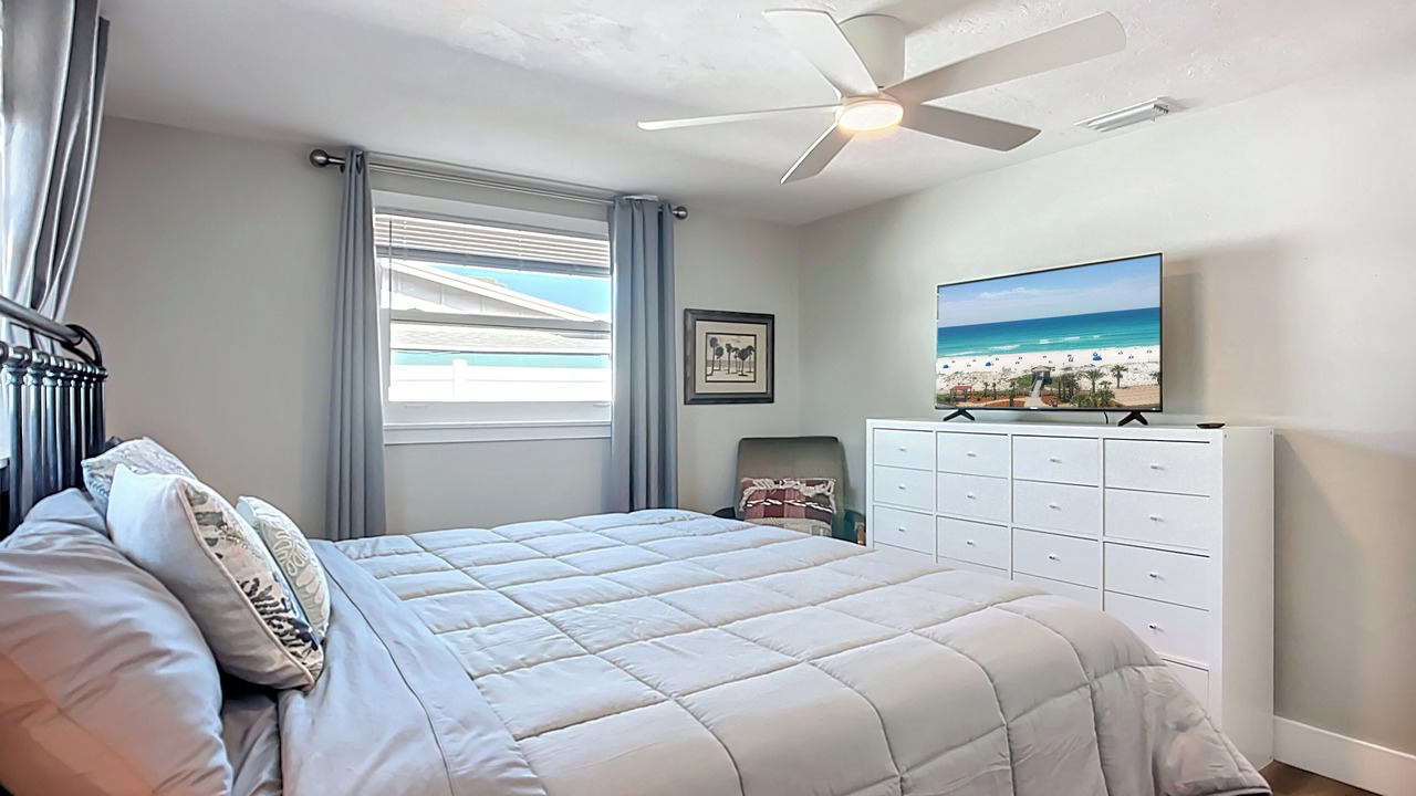 Photo of Bedroom in Gulf Gate Estates