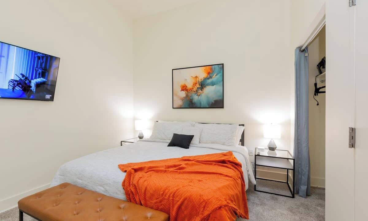Photo of Bedroom in Downtown Pittsburgh