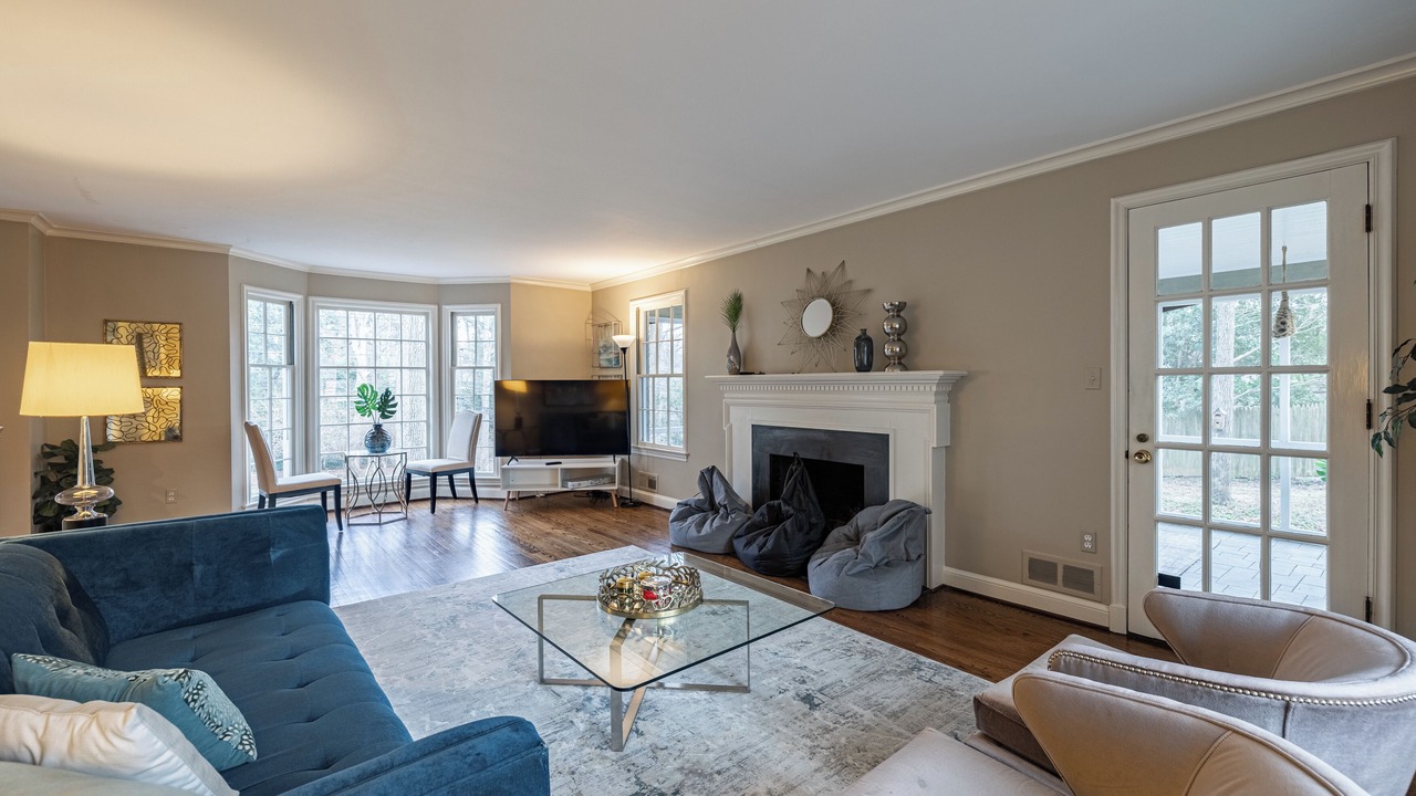Photo of Livingroom in Bethesda