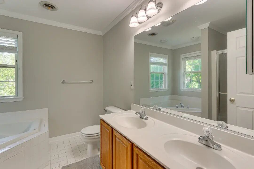 Photo of Bathroom in Point of Rocks