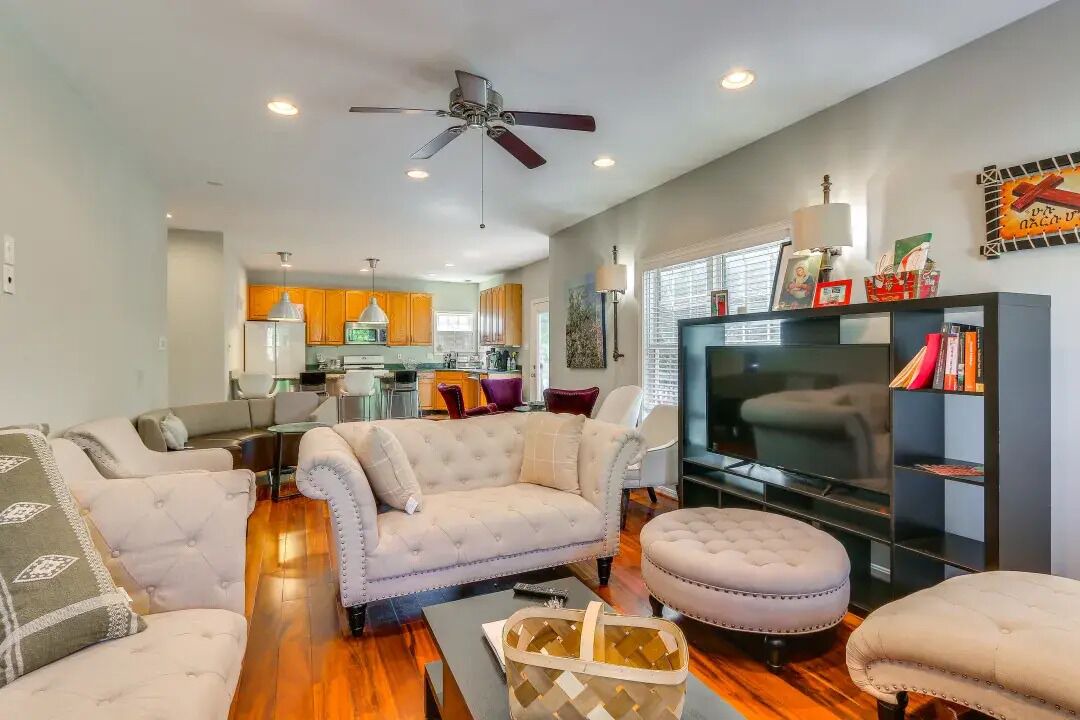 Photo of Livingroom in Point of Rocks