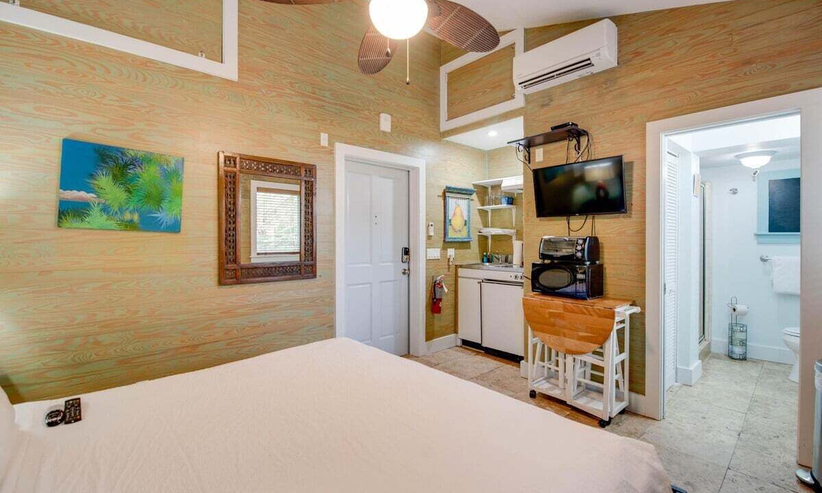 Photo of Bedroom in Uptown - Upper Duval