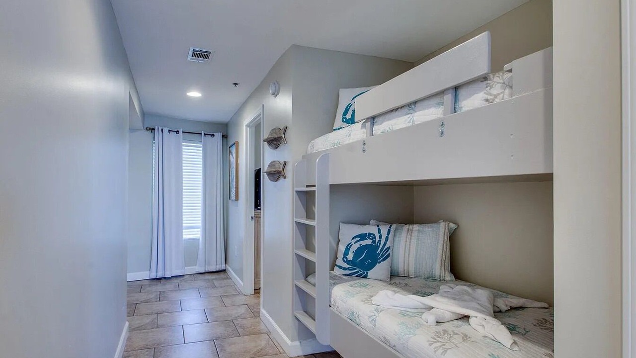 Photo of Bedroom in Miramar Beach