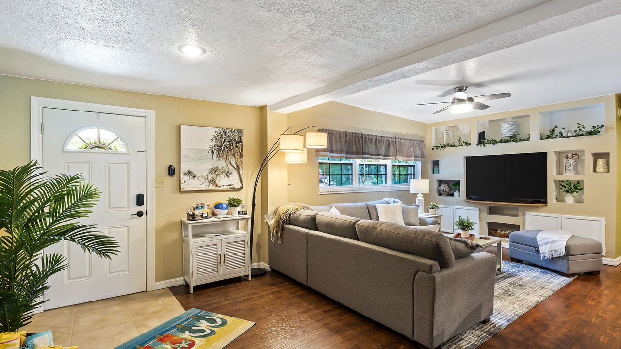 Photo of Bedroom in South Pinellas Community Council