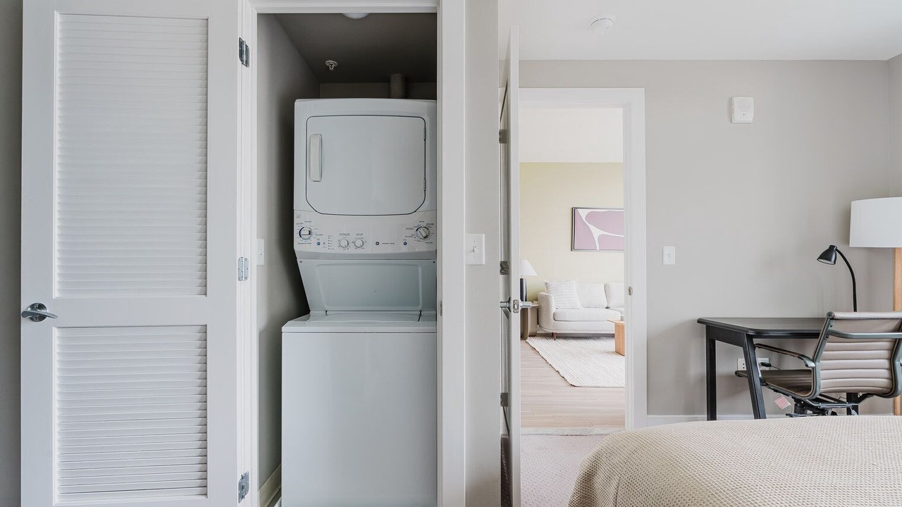 Photo of Bedroom in Woodmont Triangle