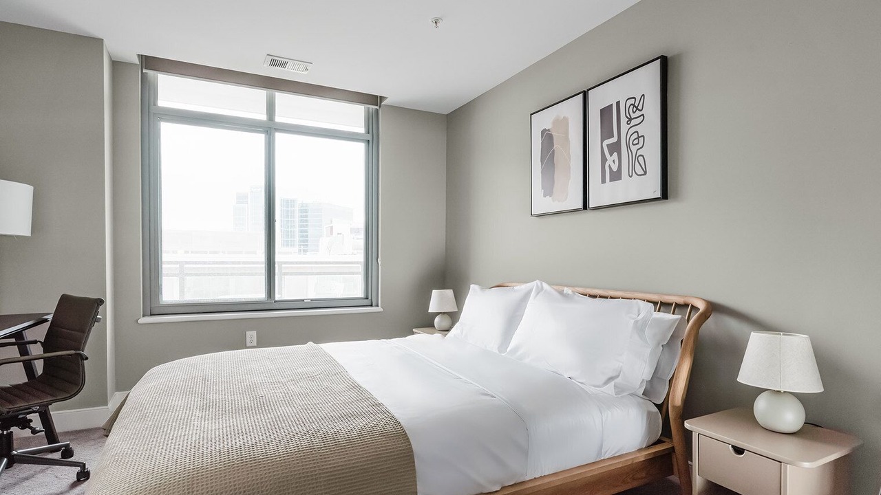 Photo of Bedroom in Woodmont Triangle