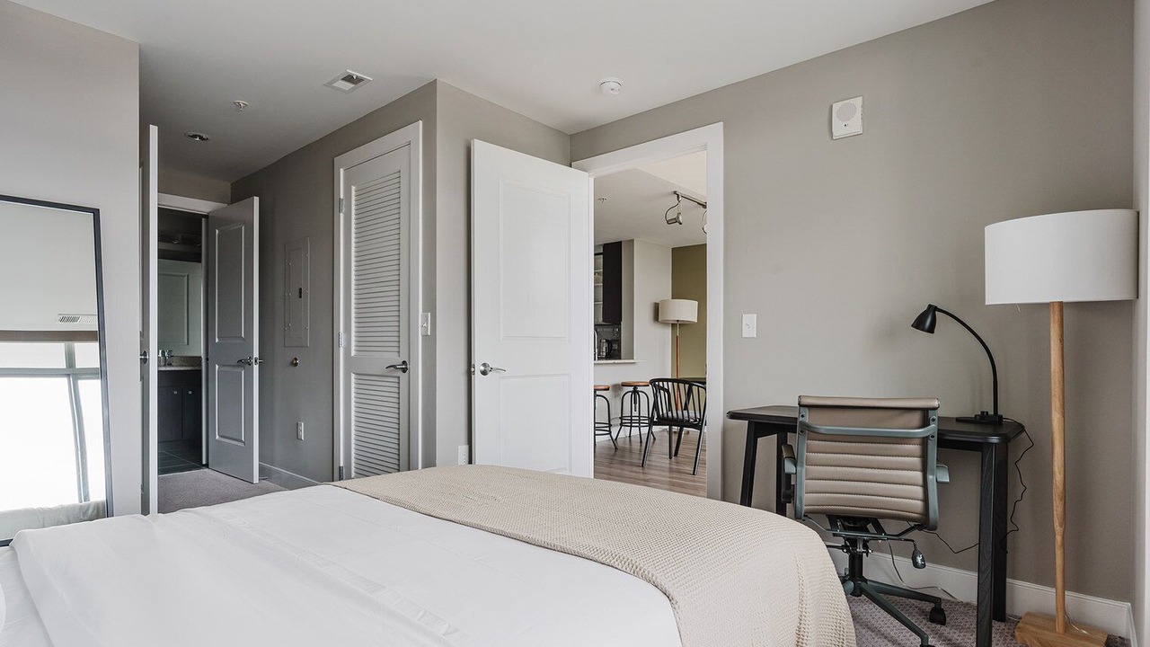Photo of Bedroom in Woodmont Triangle