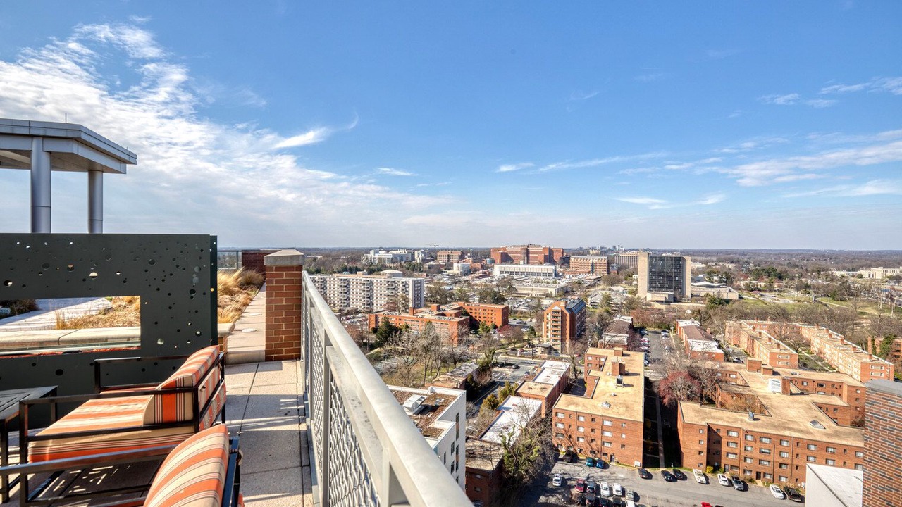 Photo of Outdoor in Woodmont Triangle