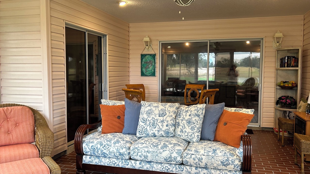 Photo of Livingroom in Woodbury