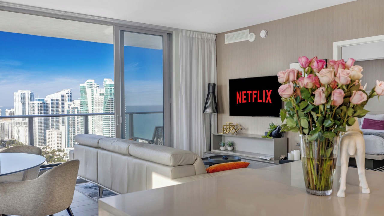 Photo of Livingroom in Hollywood South Central Beach