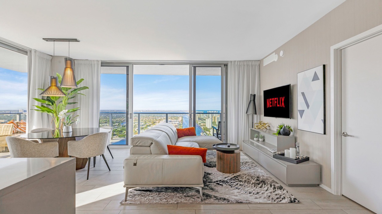 Photo of Livingroom in Hollywood South Central Beach