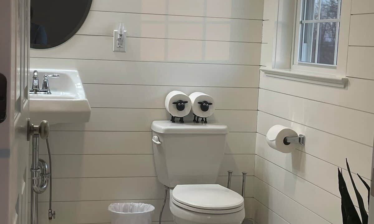 Photo of Bathroom in Leacock-Leola-Bareville