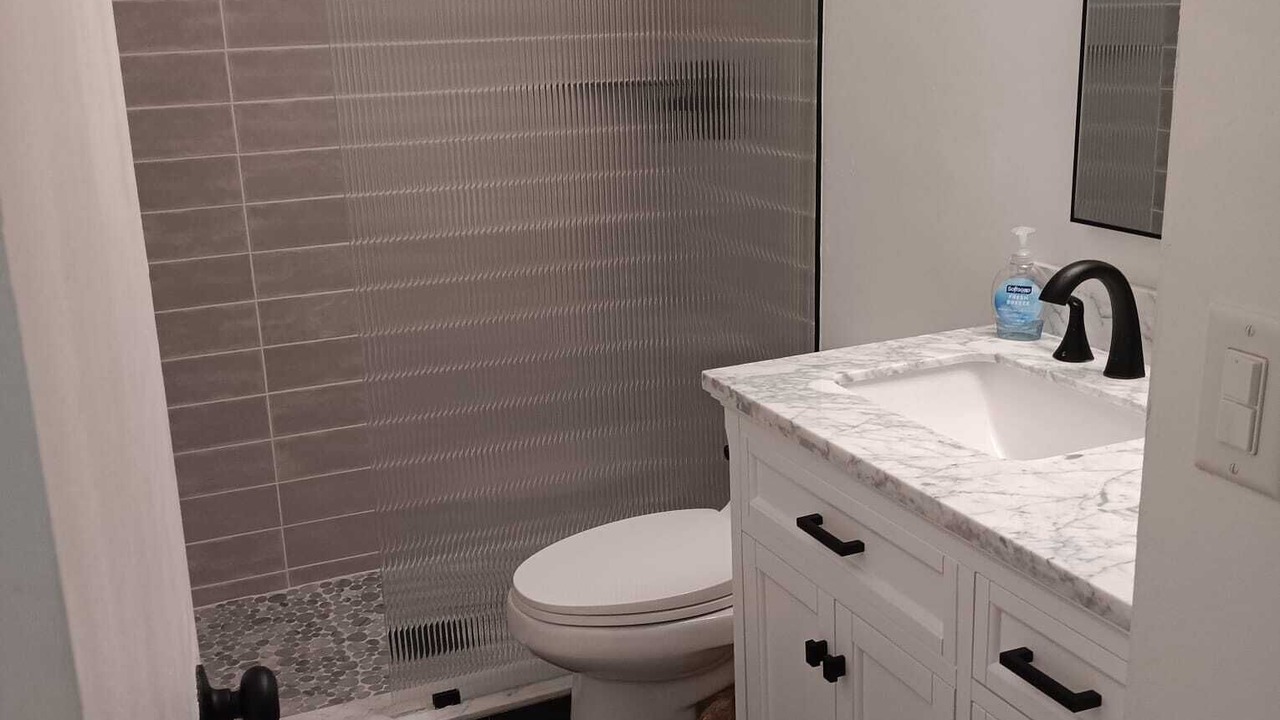 Photo of Bathroom in Truckland