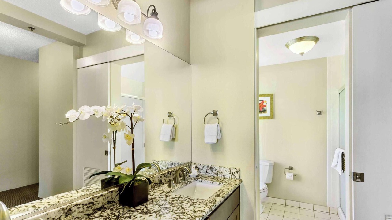 Photo of Bathroom in Kahana