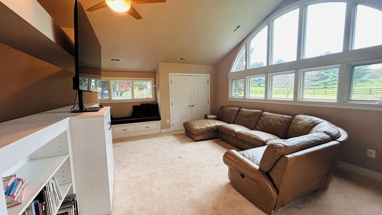 Photo of Livingroom in Lovettsville