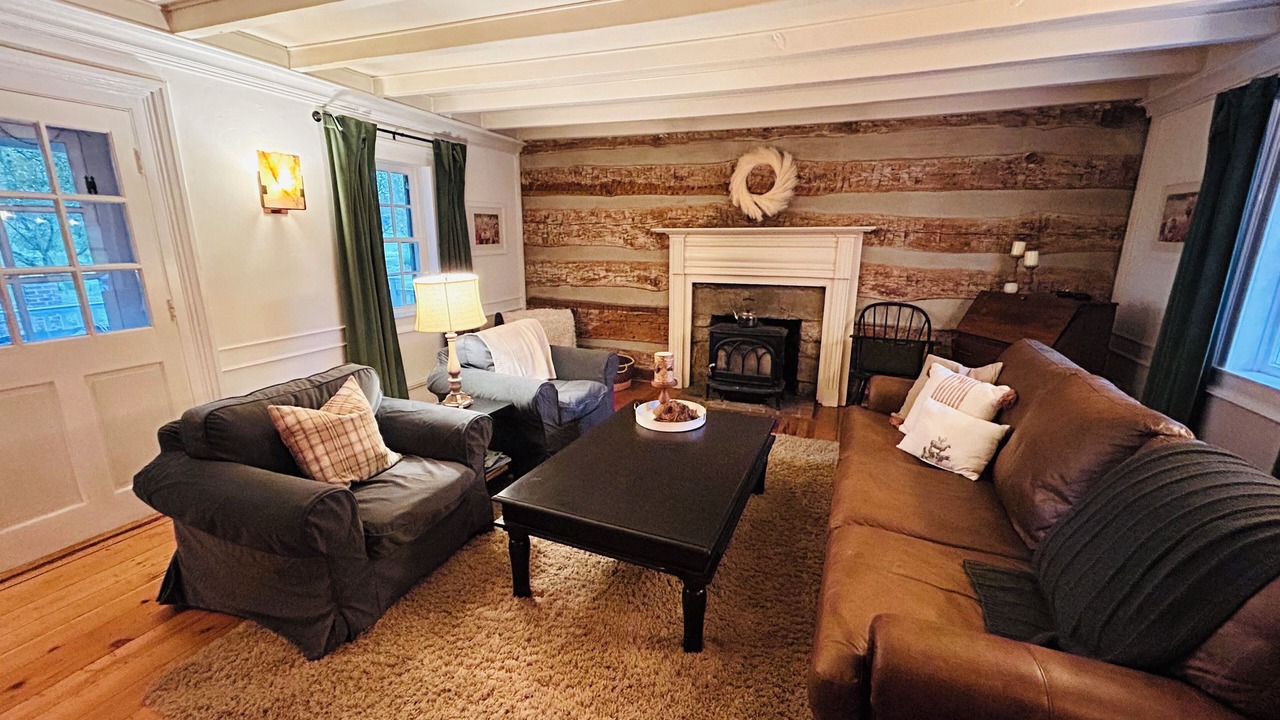Photo of Livingroom in Lovettsville