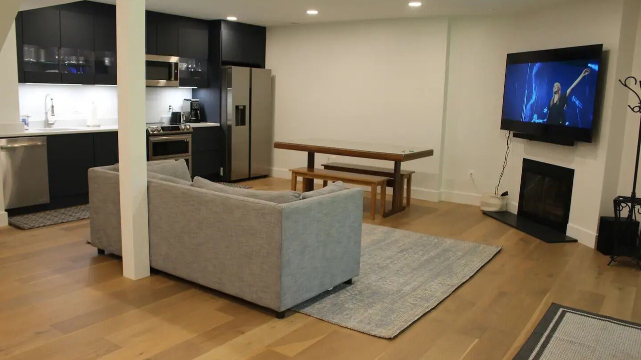 Photo of Livingroom in McLean