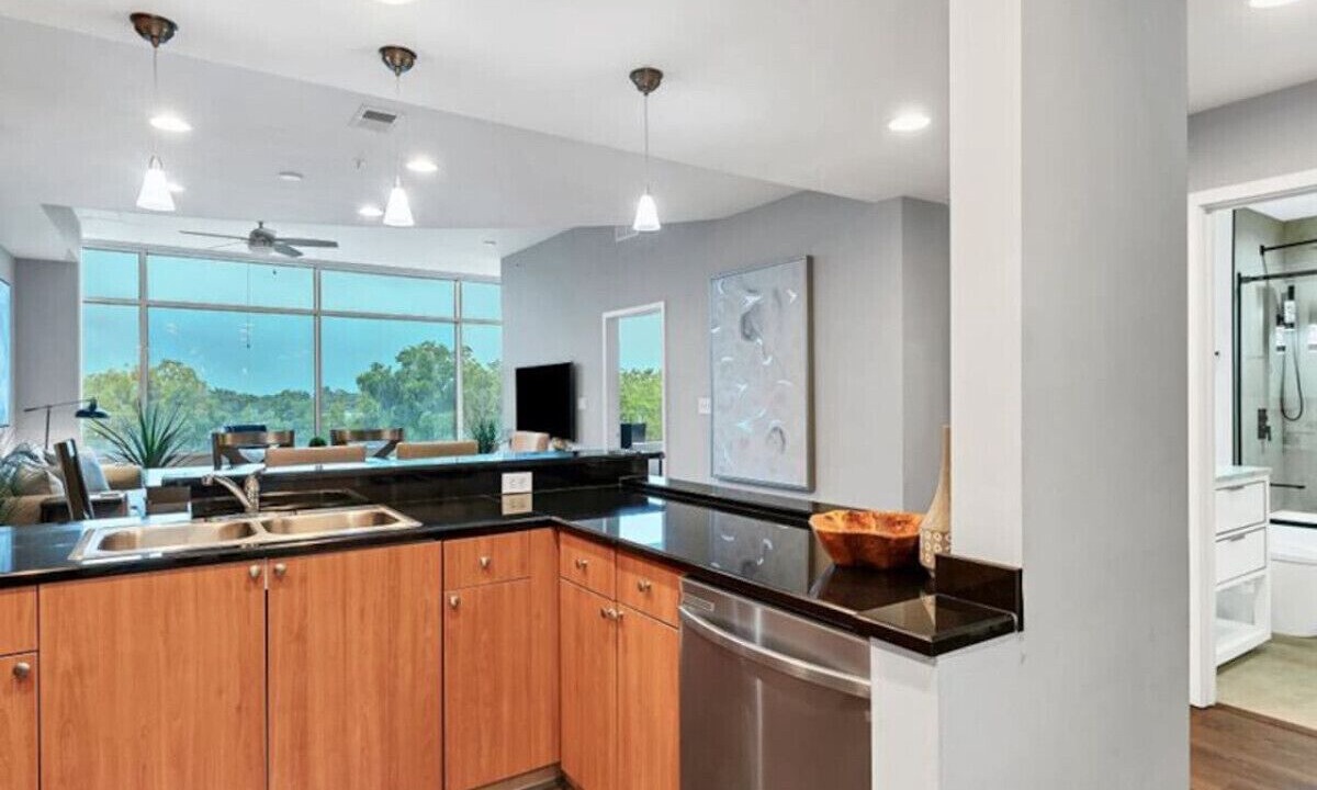 Photo of Kitchen in South Eola