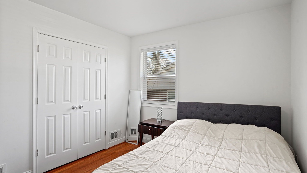 Photo of Bedroom in Forest Glen