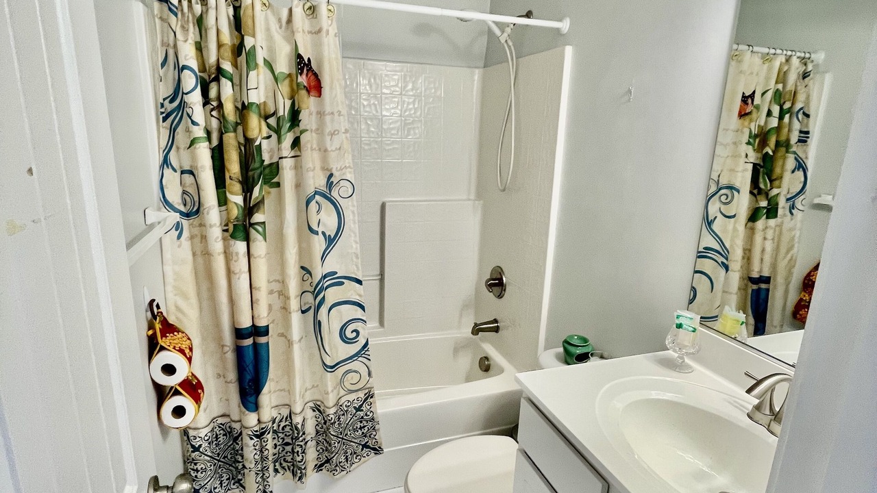 Photo of Bathroom in Willoughby Spit