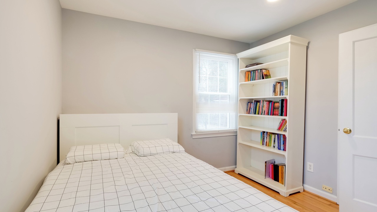 Photo of Bedroom in Wheaton-Glenmont