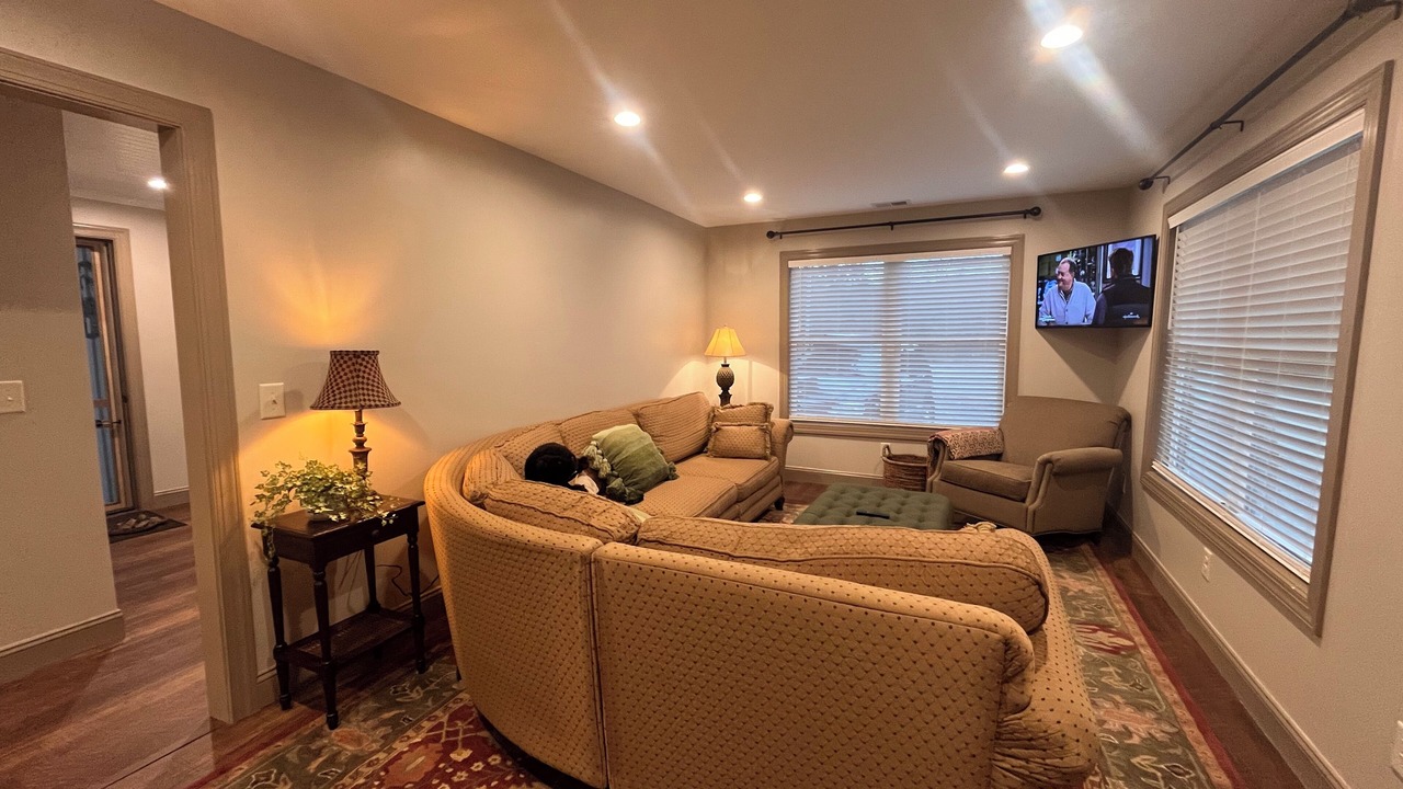 Photo of Livingroom in West Jefferson