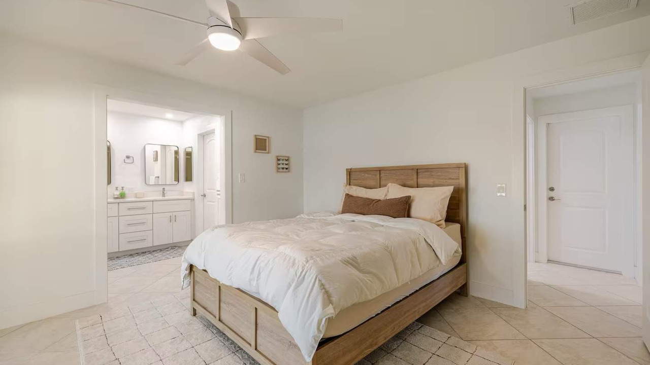 Photo of Bedroom in Eight Lakes