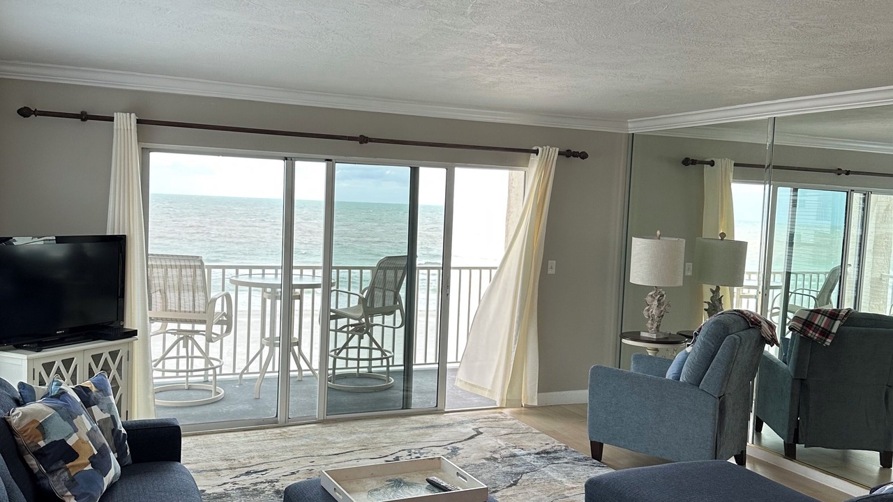 Photo of Livingroom in Redington Shores