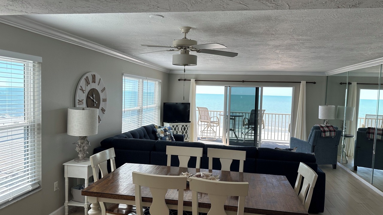 Photo of Livingroom in Redington Shores