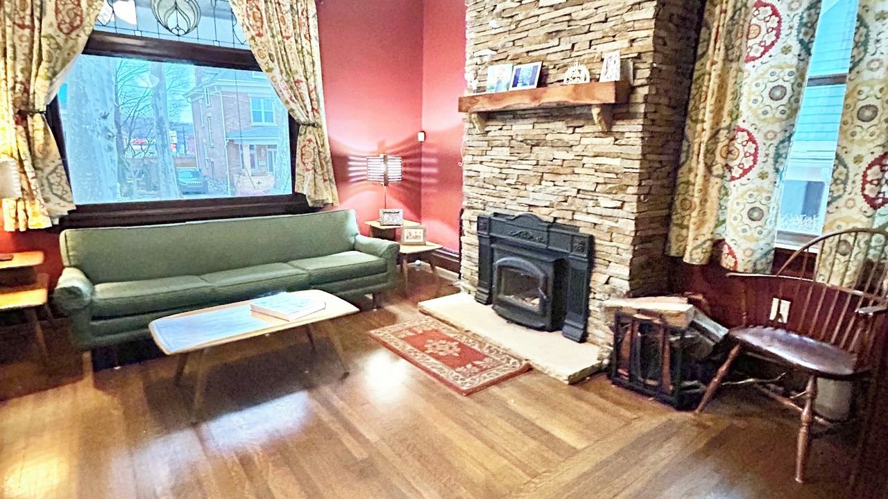 Photo of Livingroom in Sharpsburg