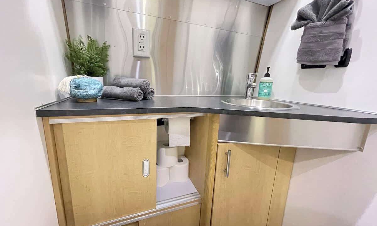 Photo of Bathroom in Whitemarsh Island
