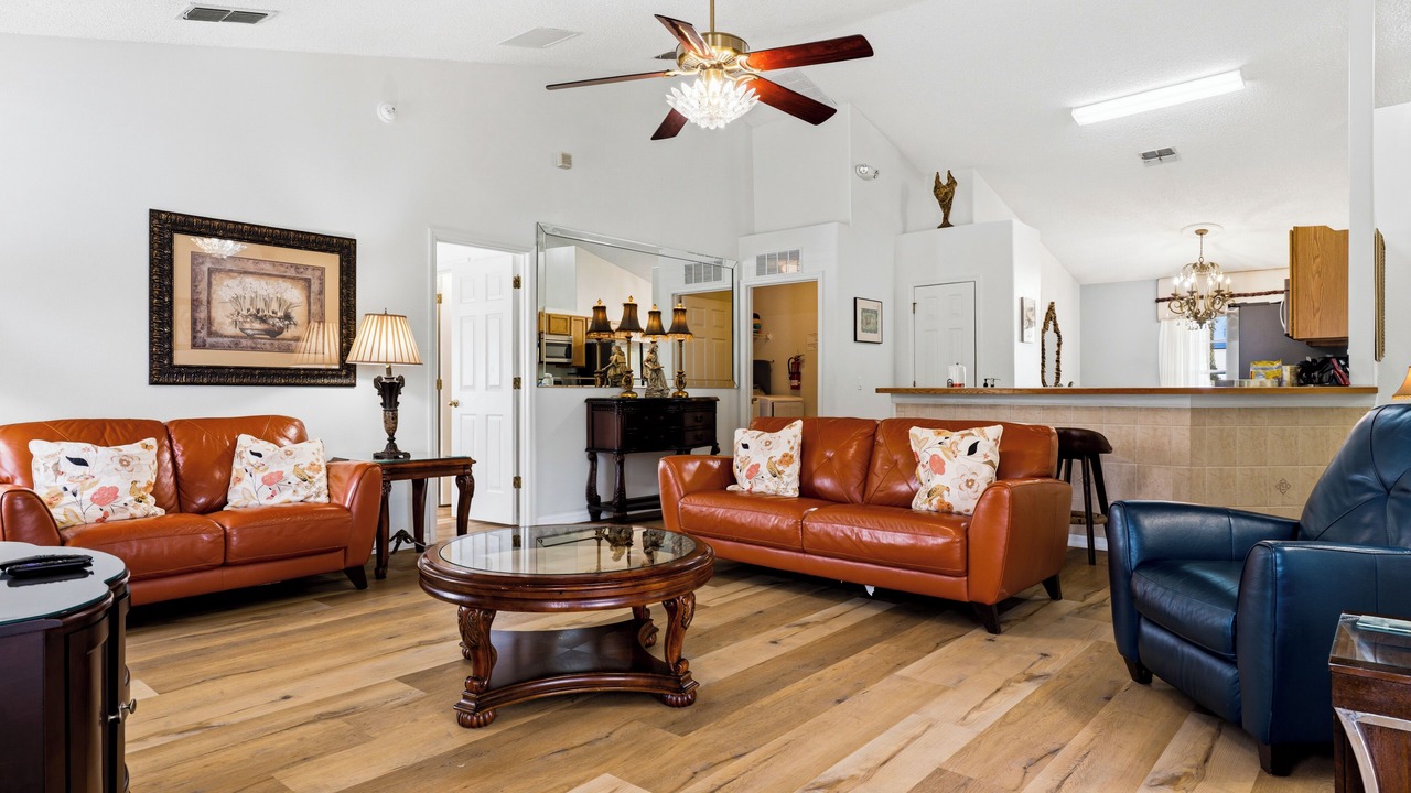 Photo of Livingroom in Crescent Lakes