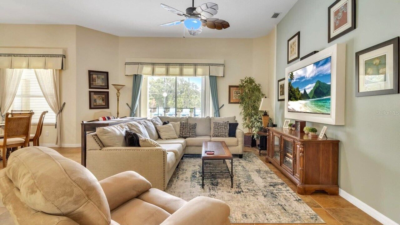 Photo of Livingroom in Watersong