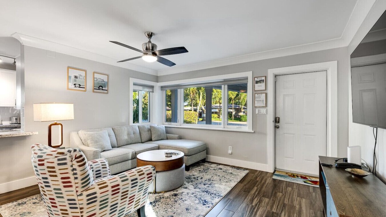 Photo of Livingroom in Poinsettia Heights