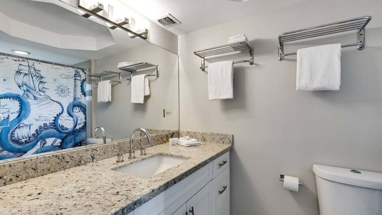 Photo of Bathroom in Poinsettia Heights